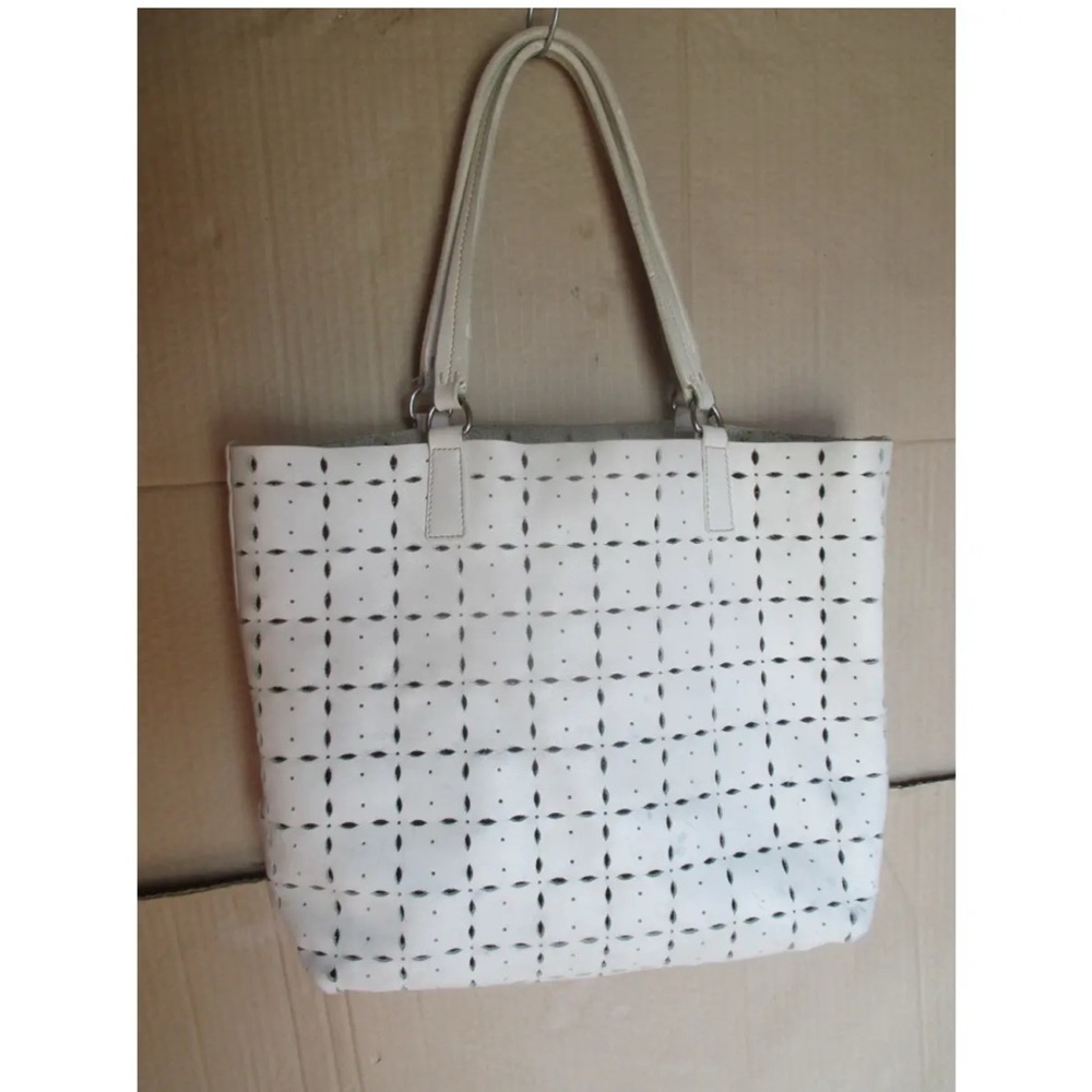 Auth Miu Miu White leather small Tote laser cut out leather detail
